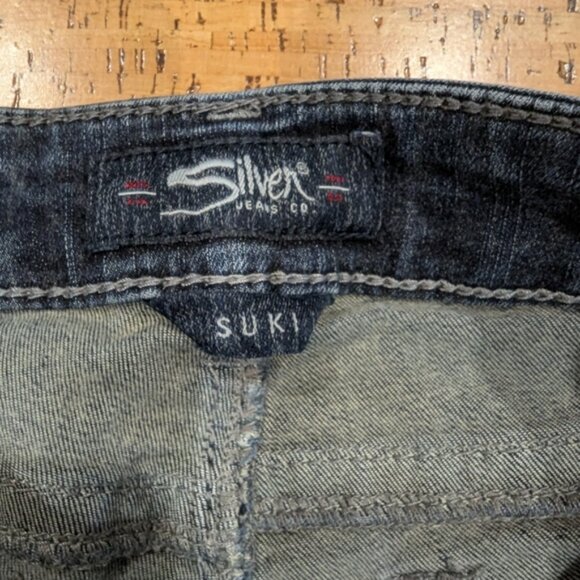 Silver Suki High Slim Boot Jeans Size 28 - Picture 6 of 9